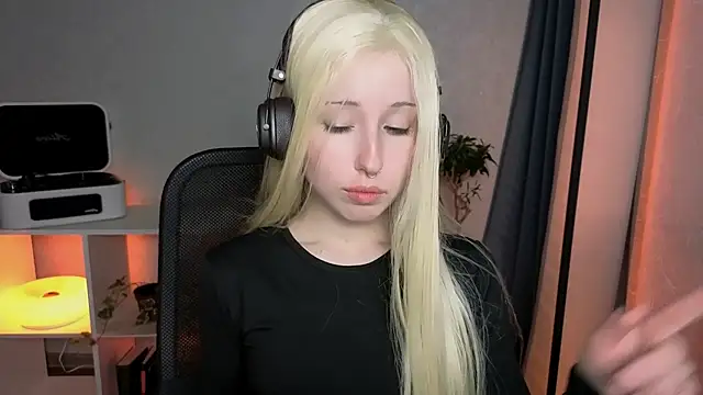 YukiMisa online show from April 7, 5:37 pm