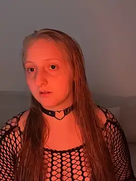 young hailey online show from September 10, 7:08 am