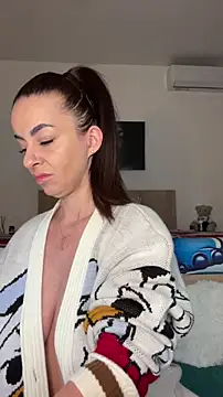 Snapshot of Roxanne_Skye chatting on October 14, 6:10 pm Roxanne Skye online show from October 14, 6:10 pm