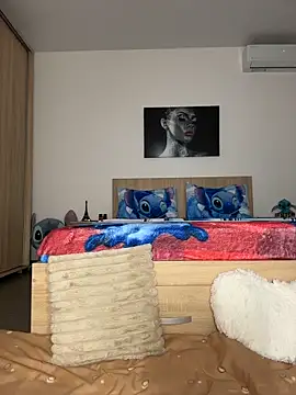 Snapshot of Roxanne_Skye chatting on October 23, 7:42 pm Roxanne Skye online show from October 23, 7:42 pm