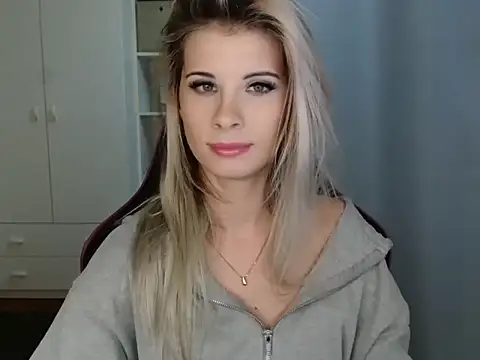 KristineGlow online show from December 18, 4:56 pm