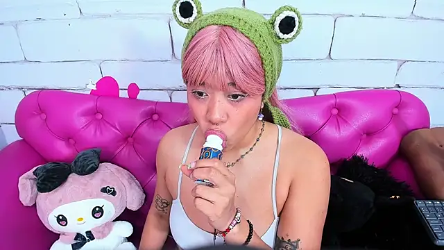 SafiroAgataaa online show from October 3, 7:08 pm