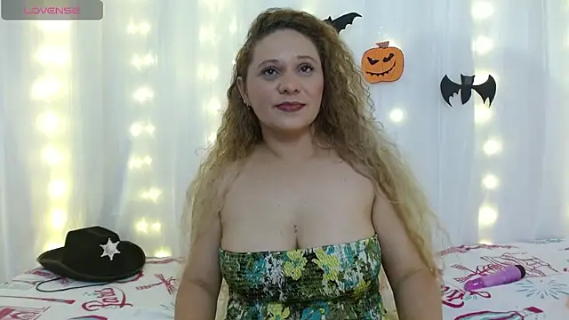 Snapshot of NoraParkeer chatting on November 1, 8:46 pm NoraParkeer online show from November 1, 8:46 pm