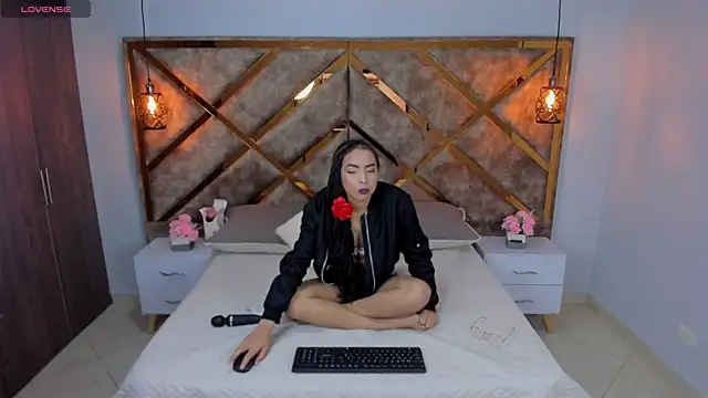 Lucia jane online show from April 17, 9:50 pm