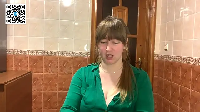 MaroonMoon  online show from November 19, 9:15 pm