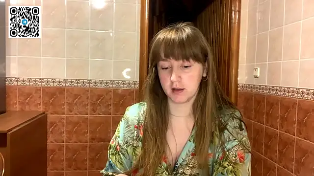 MaroonMoon  online show from October 26, 8:26 pm