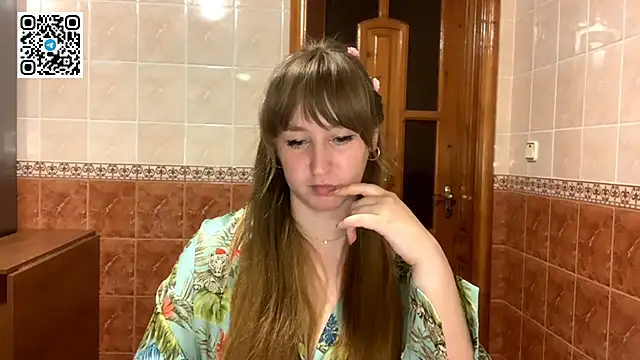 MaroonMoon  online show from October 19, 7:27 pm