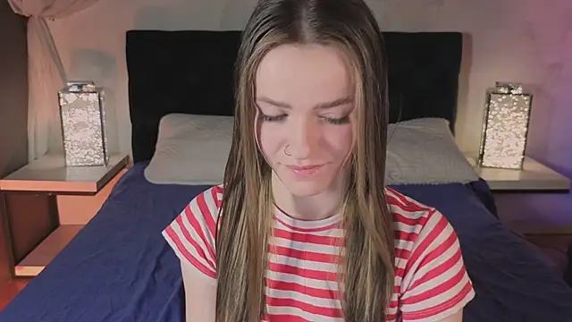 E l i z e  online show from April 4, 5:28 am