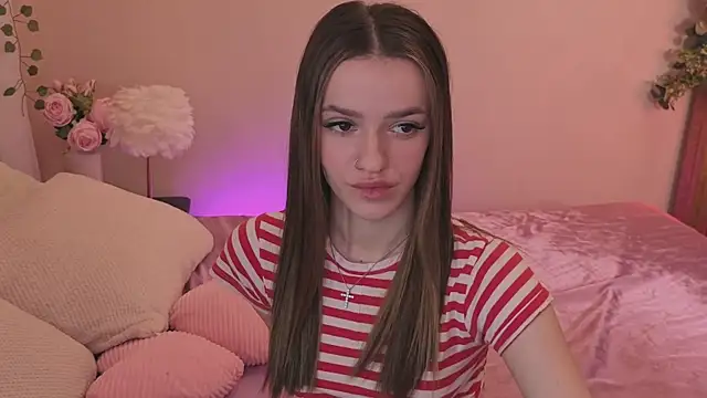 E l i z e  online show from May 9, 5:31 am