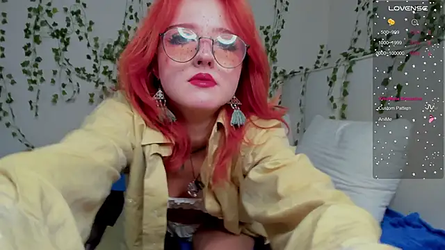 Snapshot of LisaFlames chatting on October 21, 9:24 am LisaFlames online show from October 21, 9:24 am