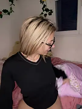 DouceAngela69 online show from February 28, 6:07 pm