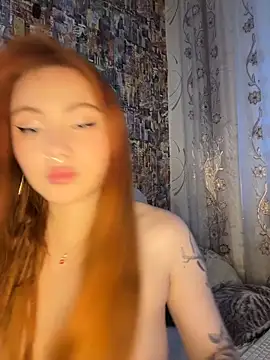 LunaMillie online show from April 6, 1:56 pm