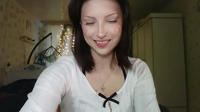 RuxaShade online show from December 15, 11:15 am