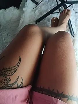 Snapshot of Jess_tattoo11 chatting on October 13, 3:25 pm Jess tattoo11 online show from October 13, 3:25 pm
