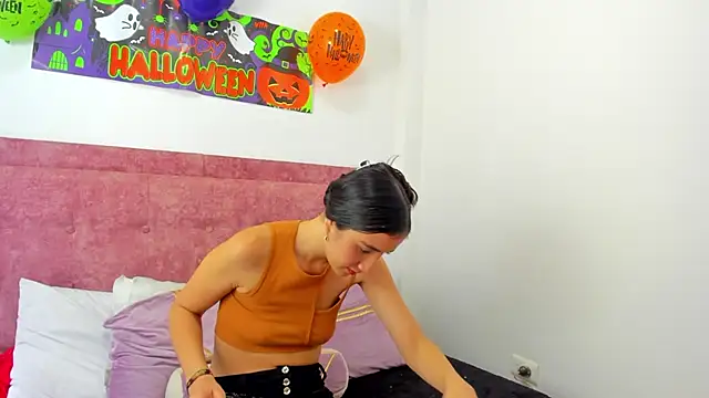 Vaiolet Miller online show from October 28, 4:02 pm