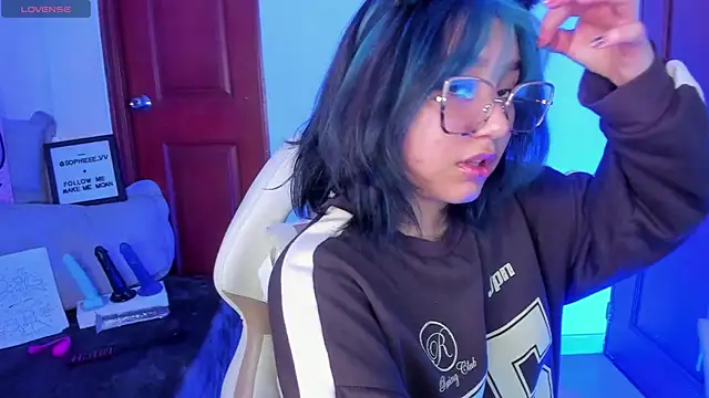 sophiievv online show from February 9, 6:21 pm