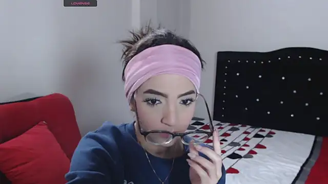 Coraline Playful online show from September 29, 1:05 pm