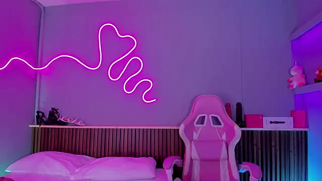 SammyRose  online show from April 11, 8:56 pm