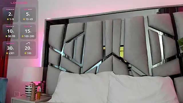 Snapshot of _valeria_saenz_ chatting on October 23, 3:23 am valeria saenz online show from October 23, 3:23 am
