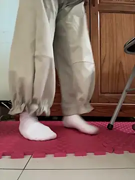 ZinzinLy online show from February 12, 5:20 am