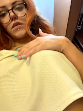 Snapshot of Amore_Mia_ chatting on October 2, 7:35 am Amore Mia online show from October 2, 7:35 am