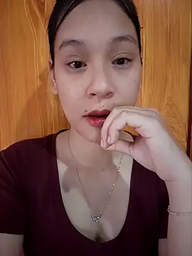 Snapshot of ChiecumBae chatting on October 23, 2:06 am ChiecumBae online show from October 23, 2:06 am