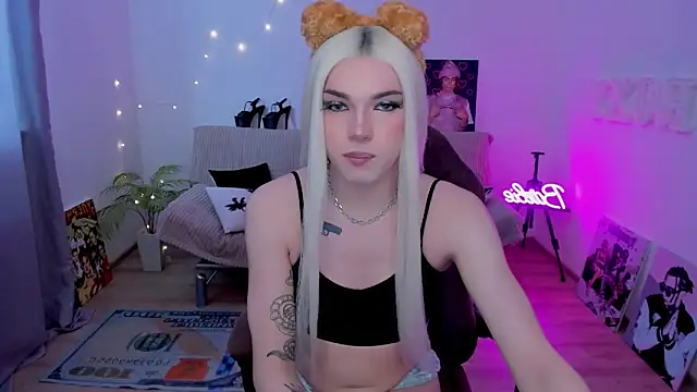 YourTrixie online show from February 8, 6:50 am