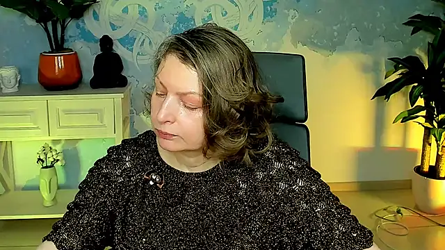 Snapshot of TiffanyBrauny chatting on October 22, 9:58 am TiffanyBrauny online show from October 22, 9:58 am
