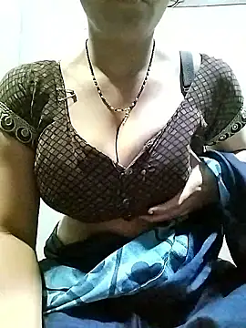 Hottestgirll online show from January 9, 9:19 pm