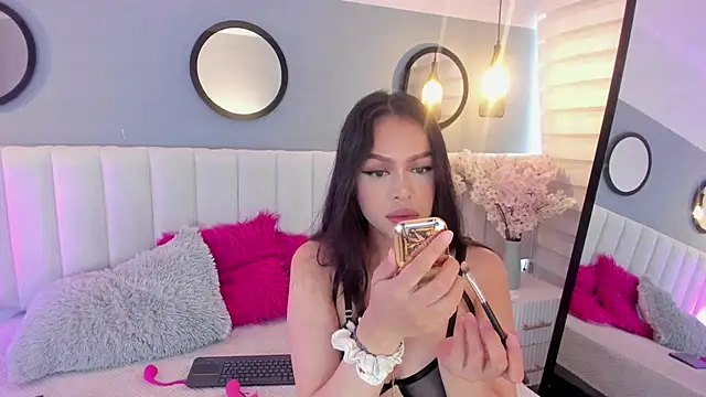Snapshot of Mila_Hank_ chatting on October 22, 12:54 pm Mila Hank online show from October 22, 12:54 pm