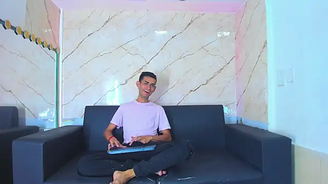 Golldens Dreamss online show from November 28, 2:09 pm