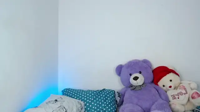 ViolettaMiller  online show from February 2, 1:10 pm