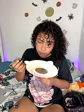 ViolettaMiller  online show from November 4, 1:16 pm