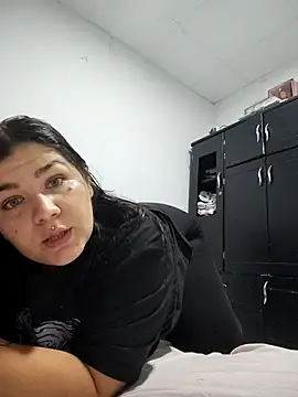 angelcurvyxtremx69 online show from February 19, 10:30 pm