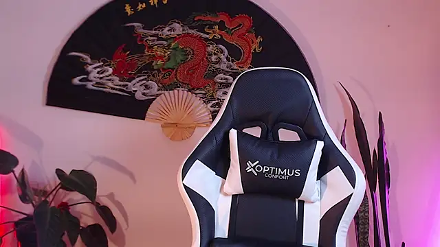 Ellyuwuw online show from March 9, 9:07 pm