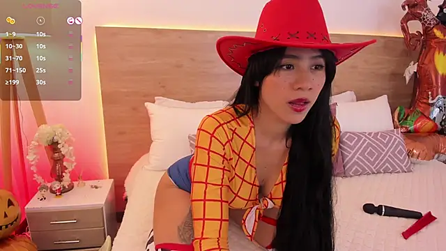 GinebraBrown online show from October 30, 7:04 pm