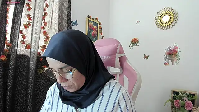 dalila kemur online show from May 26, 3:33 pm