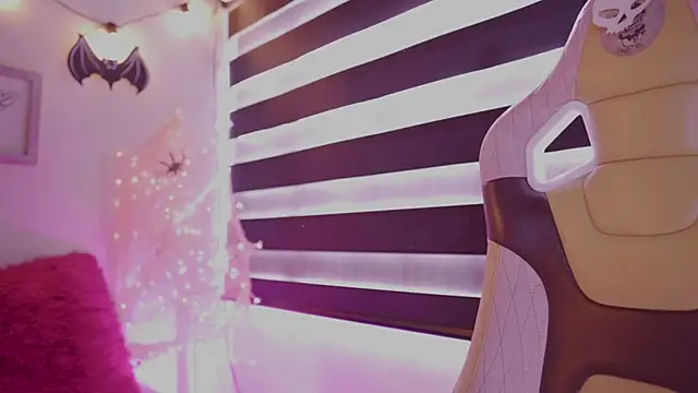 Rebecah 1 online show from October 15, 1:25 pm