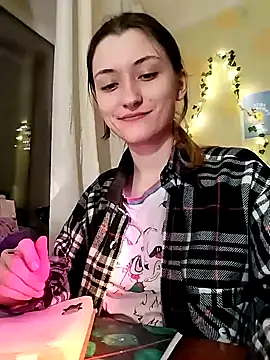 LillySvon online show from April 8, 8:44 pm