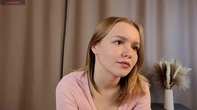 VinnieSerrano online show from October 18, 2:09 pm