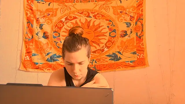 AliceCUNTach online show from March 27, 6:04 am