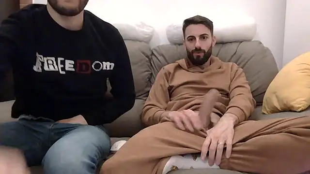 Amicisegreti online show from March 28, 9:14 pm