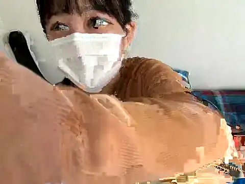 Snapshot of hikiwarinatto_xoxo chatting on October 5, 12:26 am hikiwarinatto xoxo online show from October 5, 12:26 am