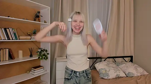 ErinBissonnette online show from April 17, 6:10 pm