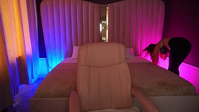 LioraFox online show from September 26, 6:55 am