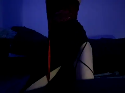 petitefreakxx online show from October 23, 7:31 pm