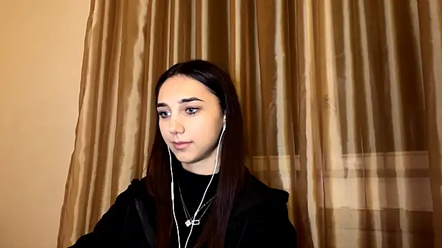 LinaMour online show from November 7, 10:25 pm