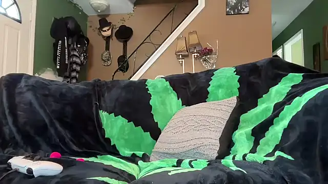 Trippie hippies1313 online show from September 12, 4:14 pm