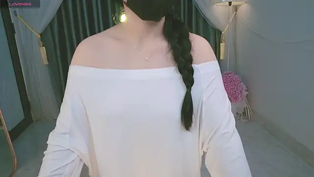 miu iu24 online show from November 2, 2:04 am