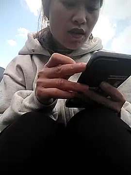 tuyetnhi-00 online show from December 22, 9:12 am